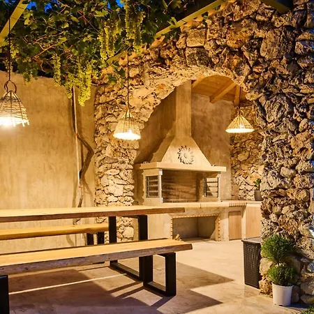 Neva * Akrotiri (Zakynthos)